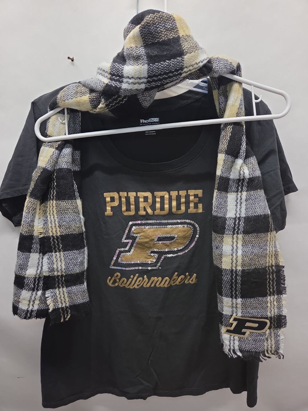 Pro Edge Black Purdue University T- Shirt XL-With Scarf Bundle